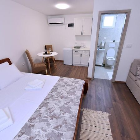 Airport Apartments Tri Hrasta Ποντγορίτσα Εξωτερικό φωτογραφία