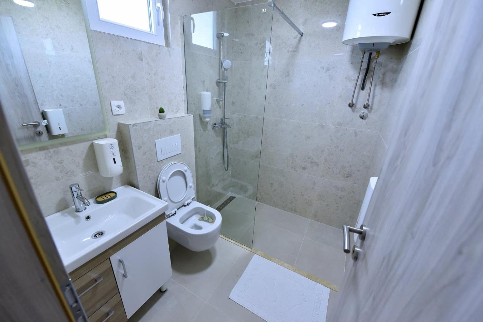 Airport Apartments Tri Hrasta Ποντγορίτσα Εξωτερικό φωτογραφία