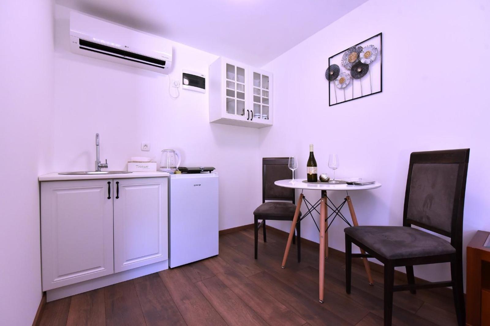 Airport Apartments Tri Hrasta Ποντγορίτσα Εξωτερικό φωτογραφία